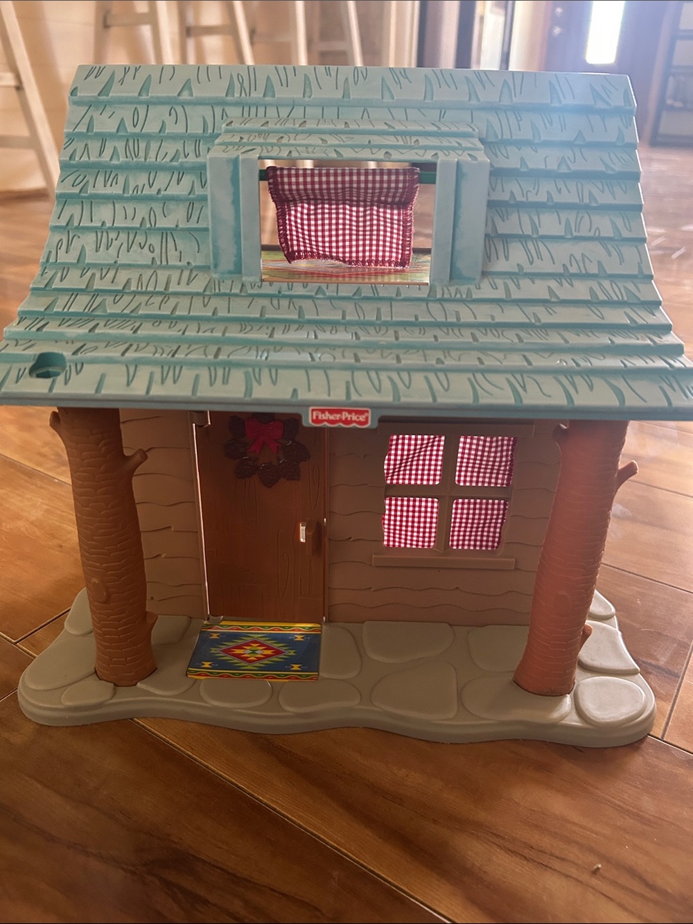 Fisher-Price Cabin Treehouse with Red Check Curtains